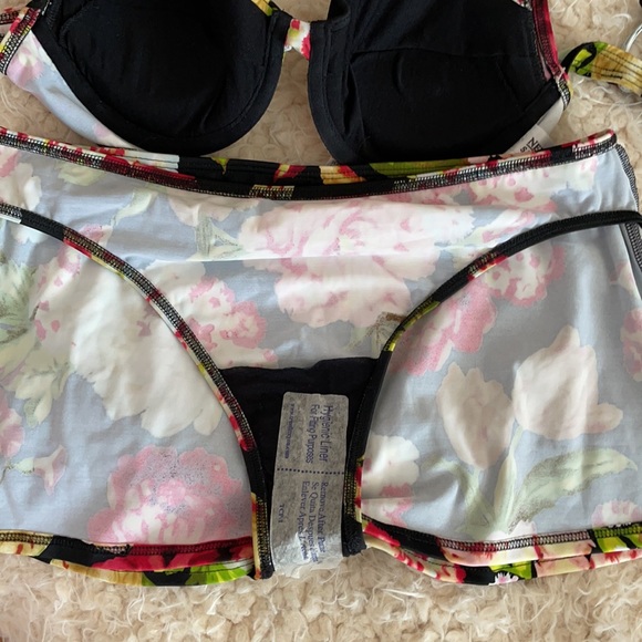 New Women’s Bikini Bathing Suit by Newport News - Picture 6 of 10